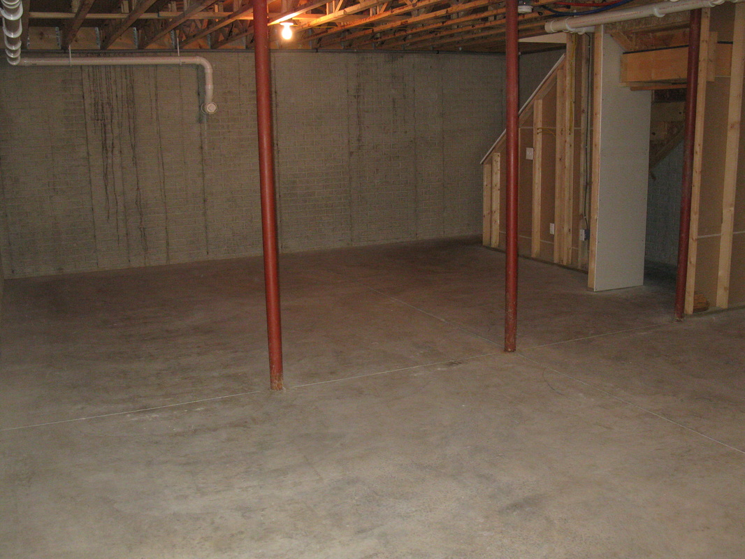 Full unfinished basement of 500 place 3 bedroom town home