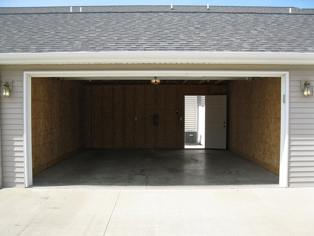 Garage of 500 Place 3 bedroom town home