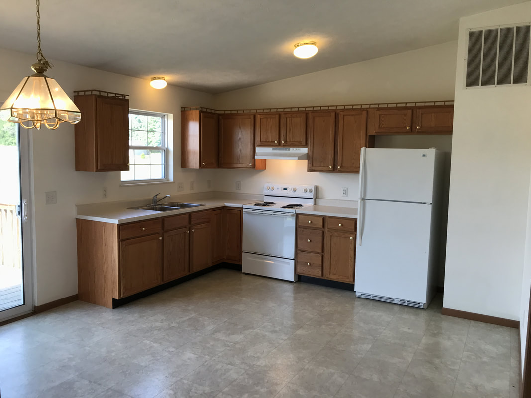 Kitchen and dining area in Parkview B Duplex